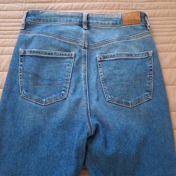 American Eagle Outfitters Highest Rise Mom Jeans - Picture 4 of 14